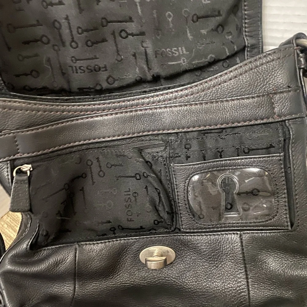 Fossil Maddox Black Leather Messenger Bag with Silver Hardware